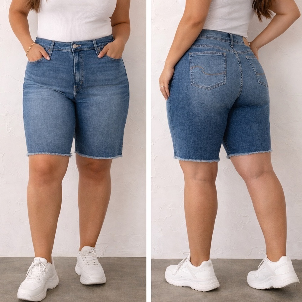 NWT Signature by Levi’s Strauss Women's Denim Shorts 9” Inseam Sz 18